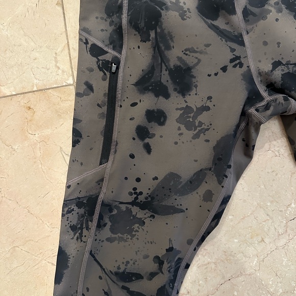 Athleta Ranier tight - Picture 3 of 5